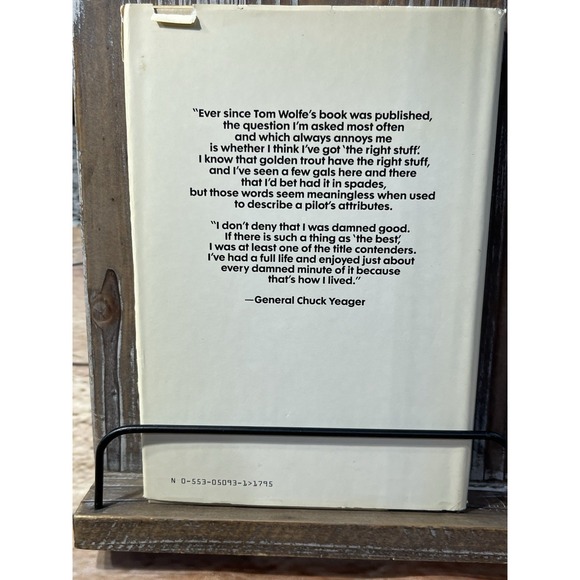 Yeager An Autobiography by General Chuck Yeager - HC/DJ 1985 1st Edition - Picture 2 of 7